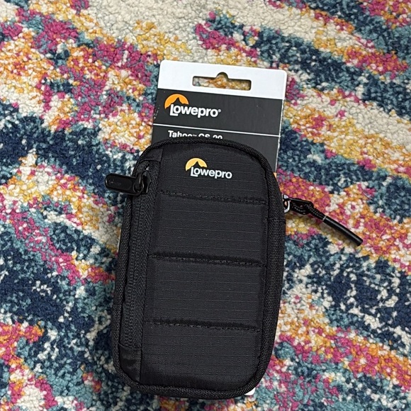 Lowepro padded black camera bag Tahoe CS  20 NEW - Picture 7 of 9